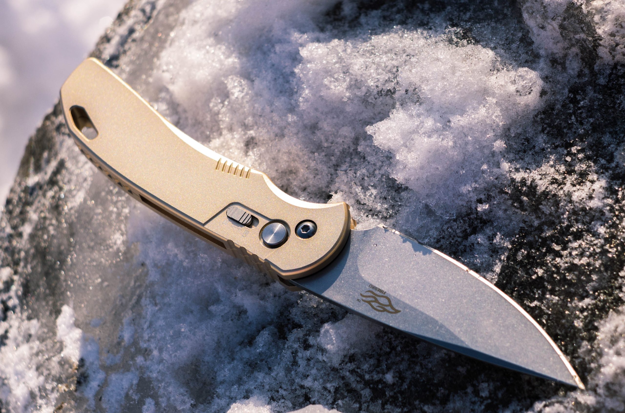 Survival of the Savviest: 6 Clear-Cut Uses For a Survival Knife